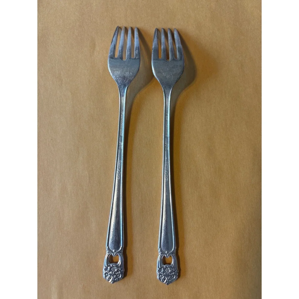 1847 Rogers Bros Cocktail Forks Set of 2 Silverplate Eternally Yours‎ Good 6in